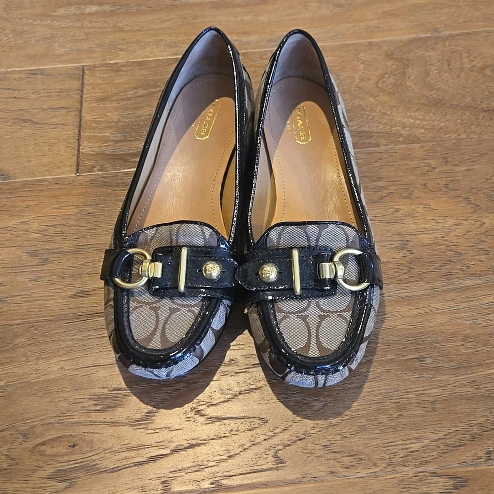 Coach loafers shoes flats very clean leather size 8.5